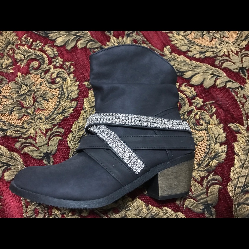 STEVIES BLACK ANKLE BOOTS